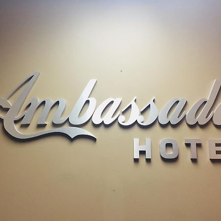 Hotel Ambassador Vancouver Exteriör bild