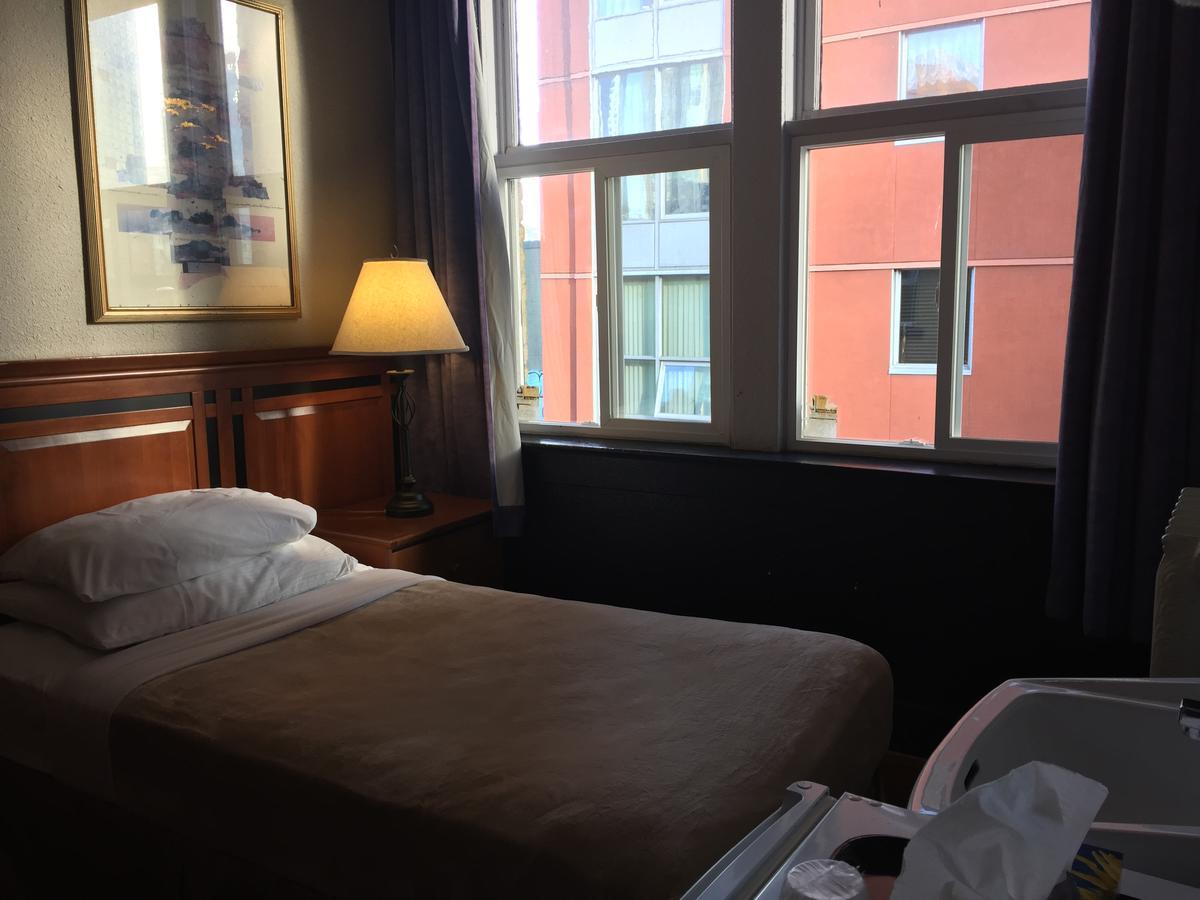 Hotel Ambassador Vancouver Exteriör bild