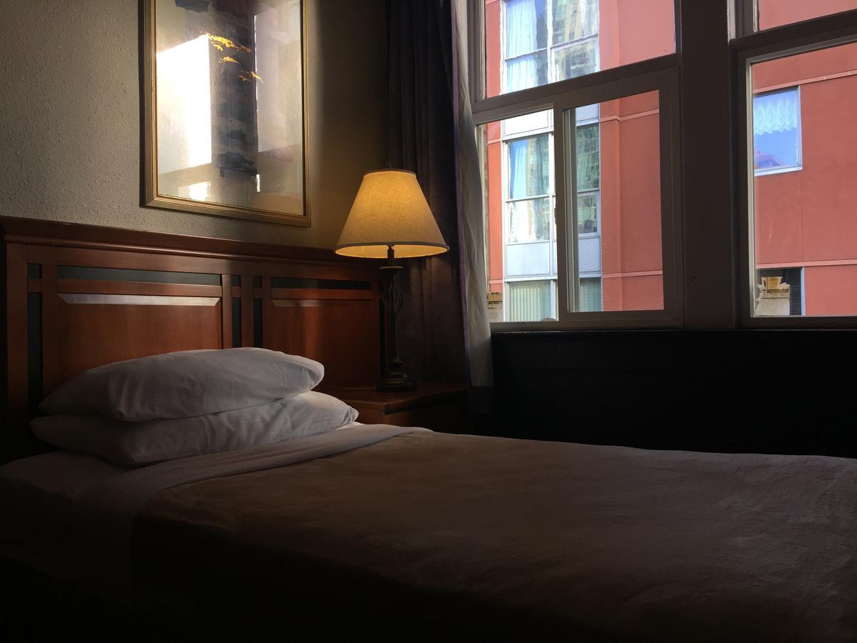 Hotel Ambassador Vancouver Exteriör bild